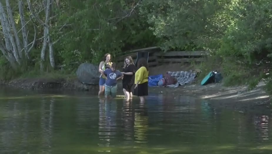 Woman rescues drowning family at Thetis Lake