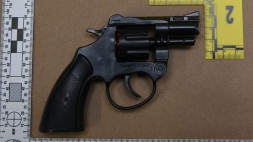 2 youth, 1 adult arrested for allegedly brandishing fake guns in ...