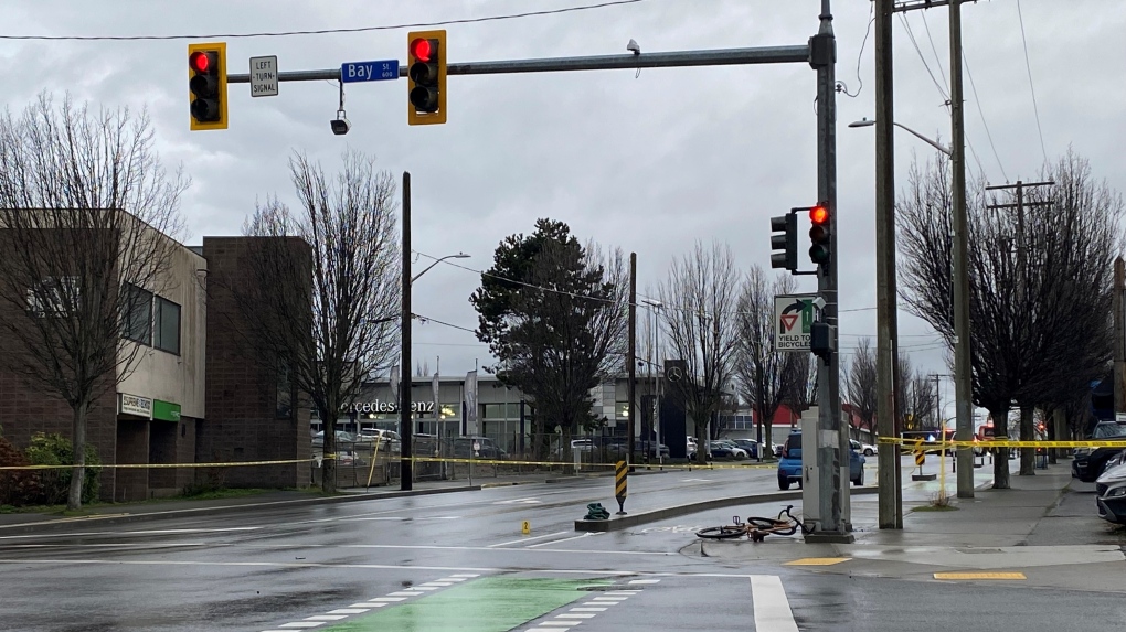 Victoria intersection closed after cyclist struck